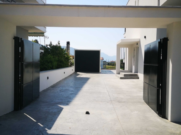 Πώληση εξοχικών παραθαλάσσιων κατοικιών