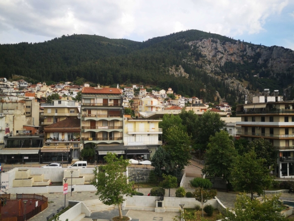 Πώληση 4ου ορόφου στην πλατεία Λιβαδειάς