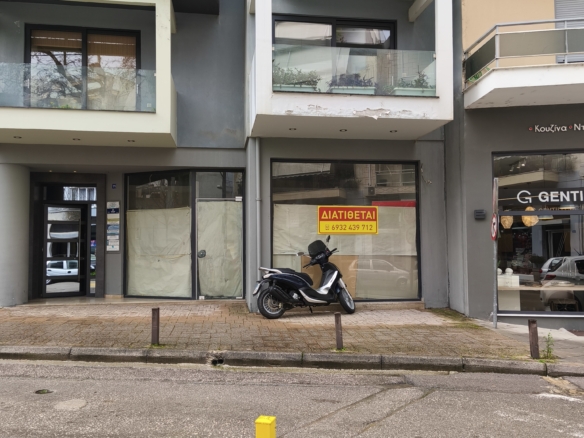 Πώληση νεόδμητου κεντρικού καταστήματος στην Λιβαδειά