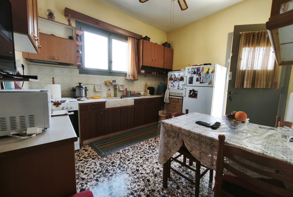 Υπερυψωμένο ισόγειο διαμέρισμα στον Ορχομενό