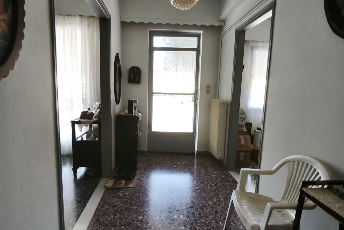 Υπερυψωμένο ισόγειο διαμέρισμα στον Ορχομενό