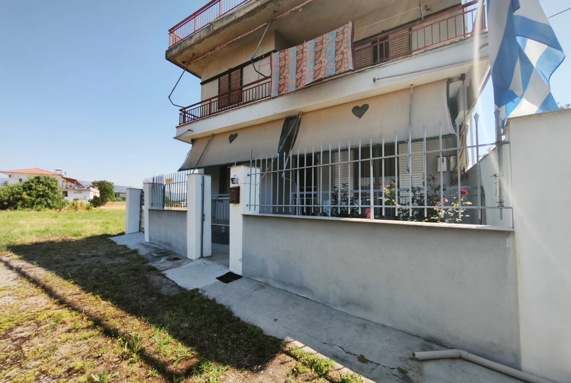 Υπερυψωμένο ισόγειο διαμέρισμα στον Ορχομενό