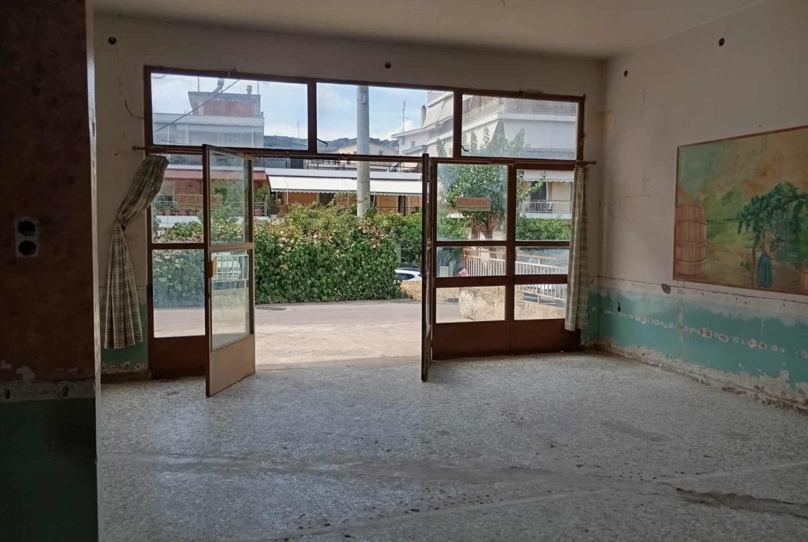 ΚΑΤΑΣΤΗΜΑ ΠΡΟΣ ΕΝΟΙΚΙΑΣΗ ΣΤΟ ΚΕΝΤΡΟ ΤΗΣ ΛΑΜΙΑΣ