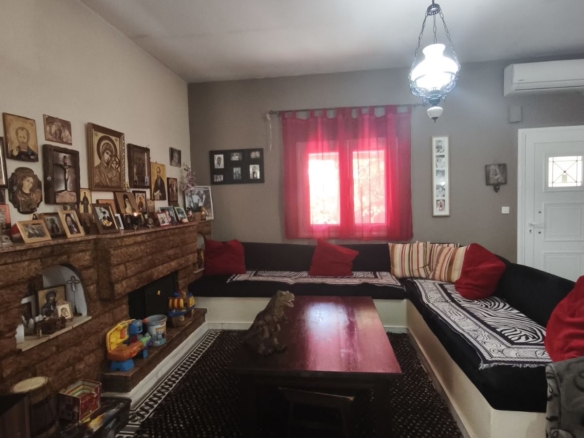 Πωλείται Παραθαλάσσια Διώροφη Μονοκατοικία στην Παραλία Σαράντη Βοιωτίας
