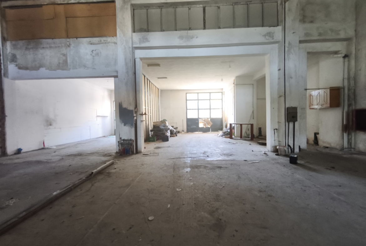 Ενοικίαση επαγγελματικού χώρου 380 τ.μ. – στη Λιβαδειά