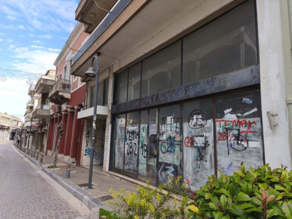 Διατίθεται ισόγειο κατάστημα 130 τμ. στην Λιβαδειά Βοιωτίας