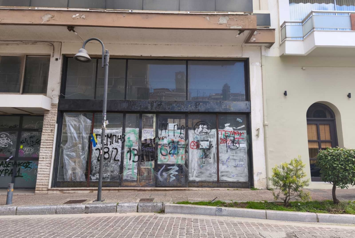 Διατίθεται ισόγειο κατάστημα 130 τμ. στην Λιβαδειά Βοιωτίας