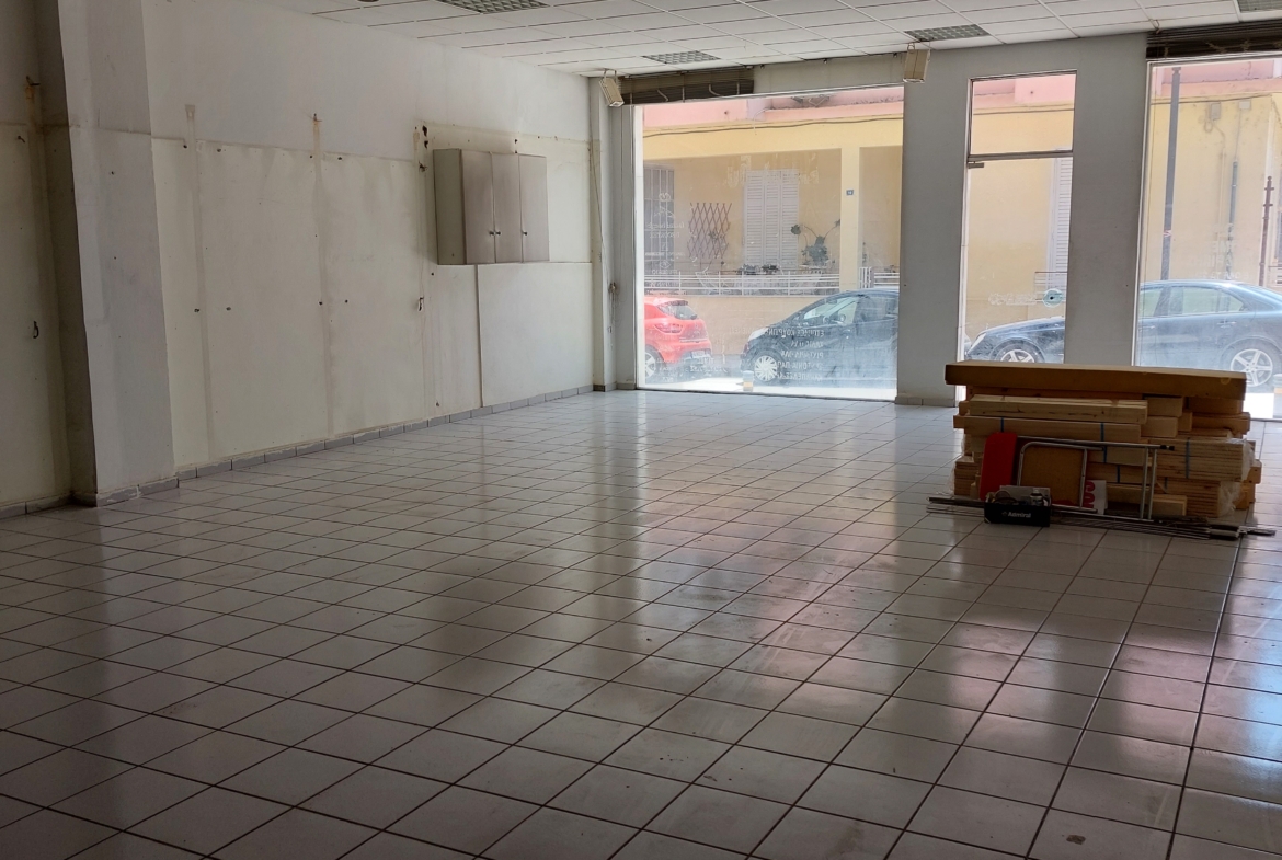 Ενοικιάζεται Ισόγειο κατάστημα 246 τμ στην Λιβαδειά Βοιωτίας
