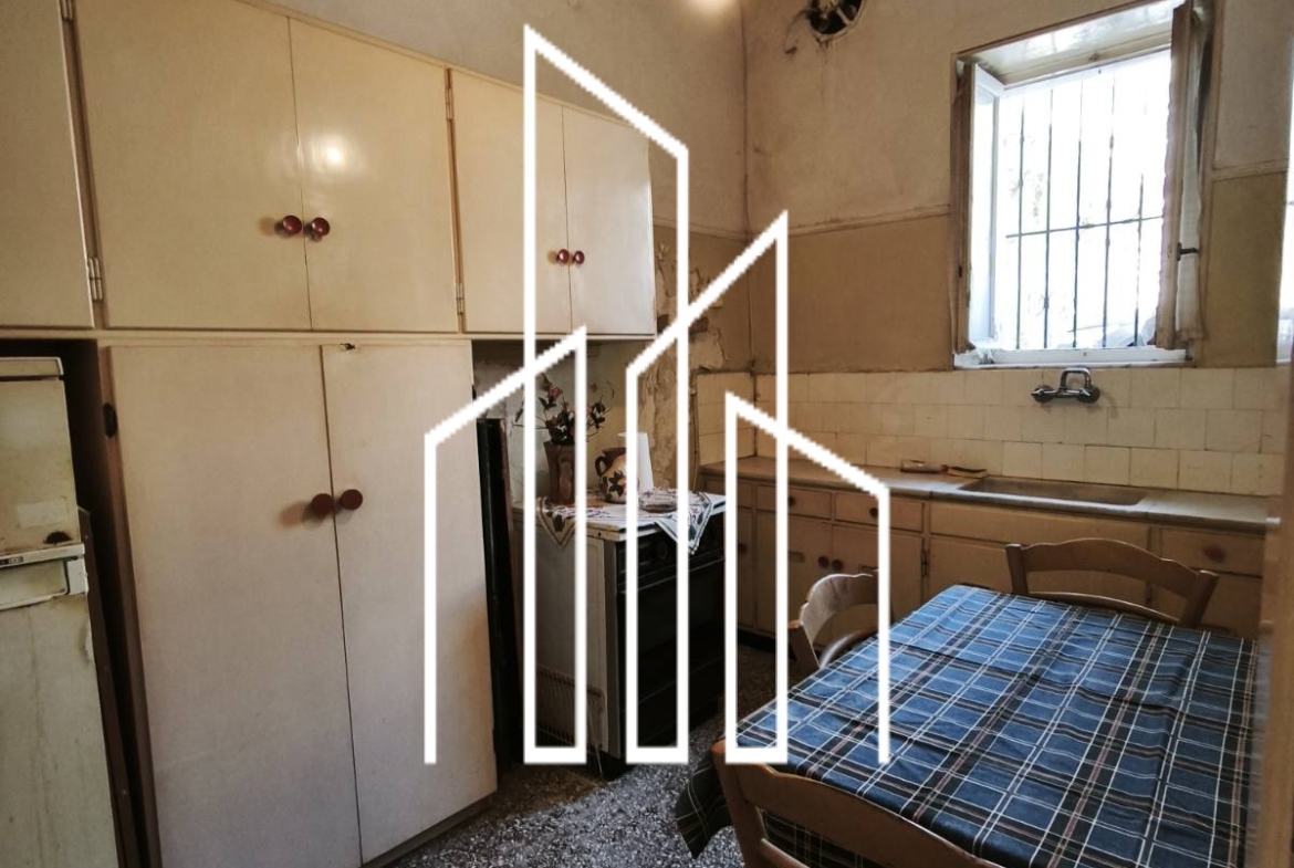 Πωλείται ισόγειο διαμέρισμα 77 τμ. στην Λιβαδειά Βοιωτίας.